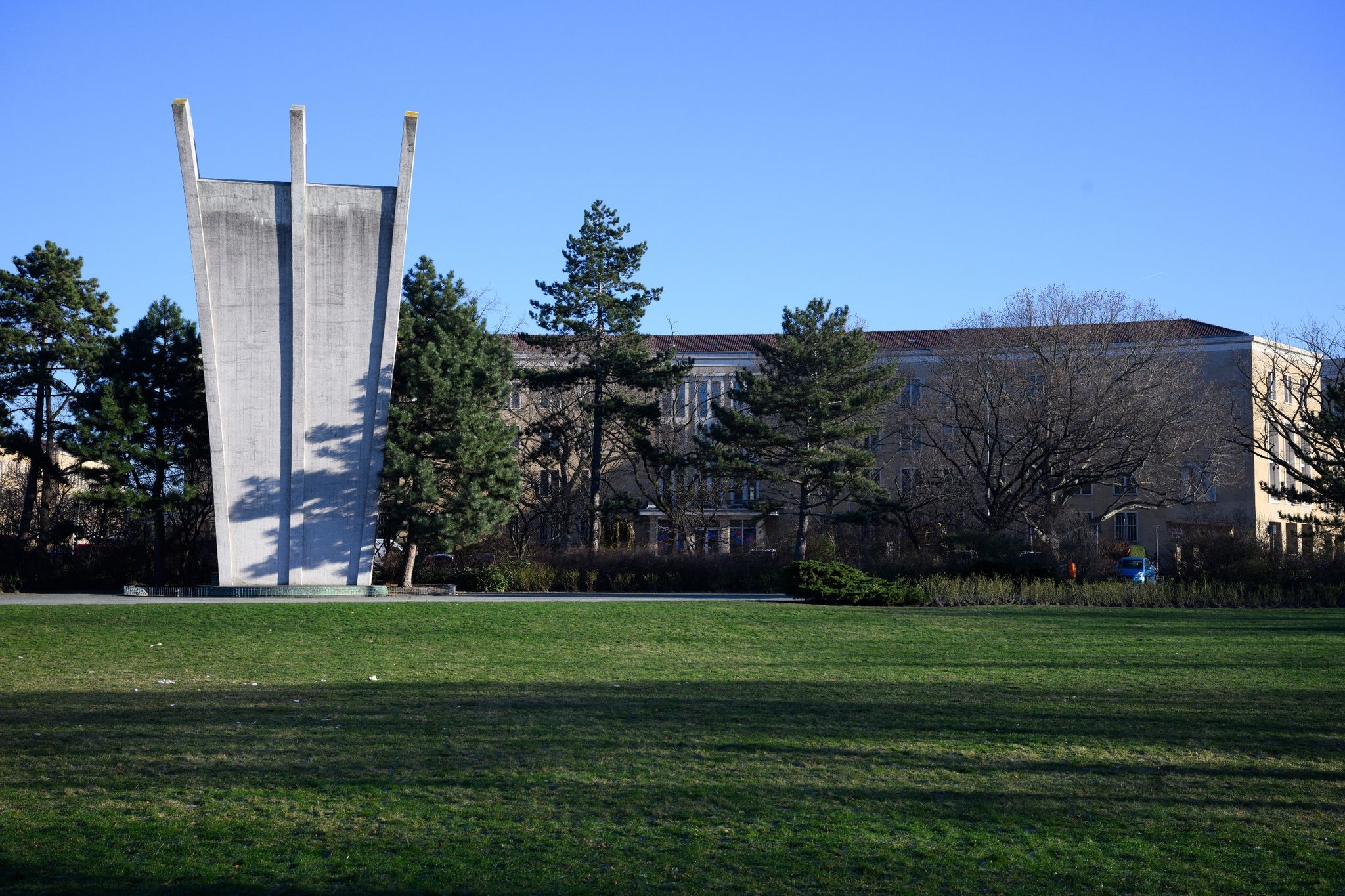 Verteidigungsminister erinnert an Berliner Luftbrücke vor 75 Jahren