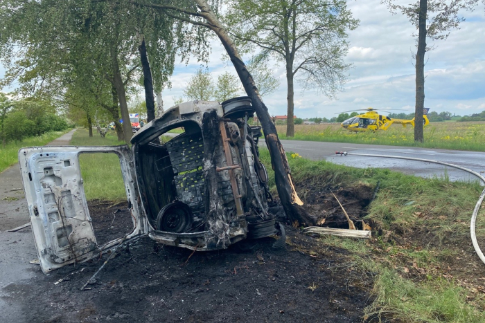 Grabow: Autofahrer aus brennendem PKW gerettet