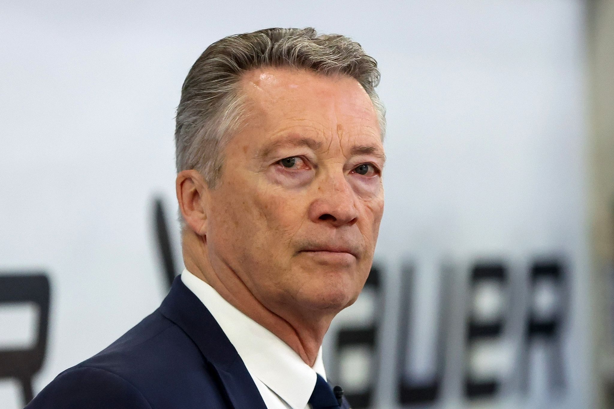 Vertrauen in Kreis: Kniffliger WM-Start für DEB-Auswahl