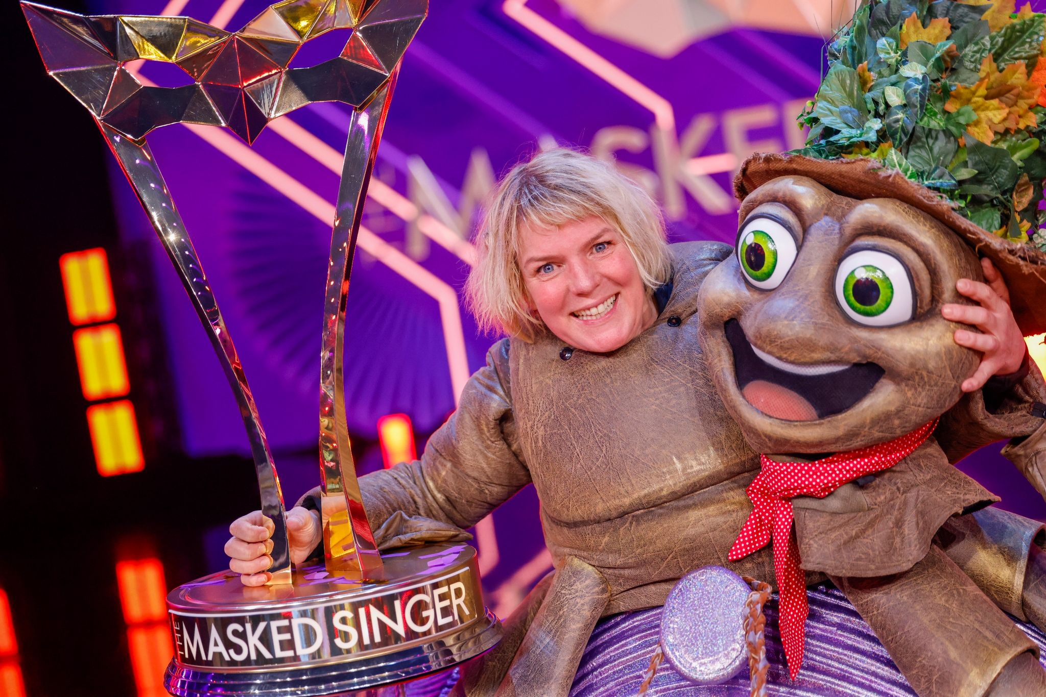 Comedy-Star Mirja Boes gewinnt «The Masked Singer» mit wilde blonde Wuschelfrisur