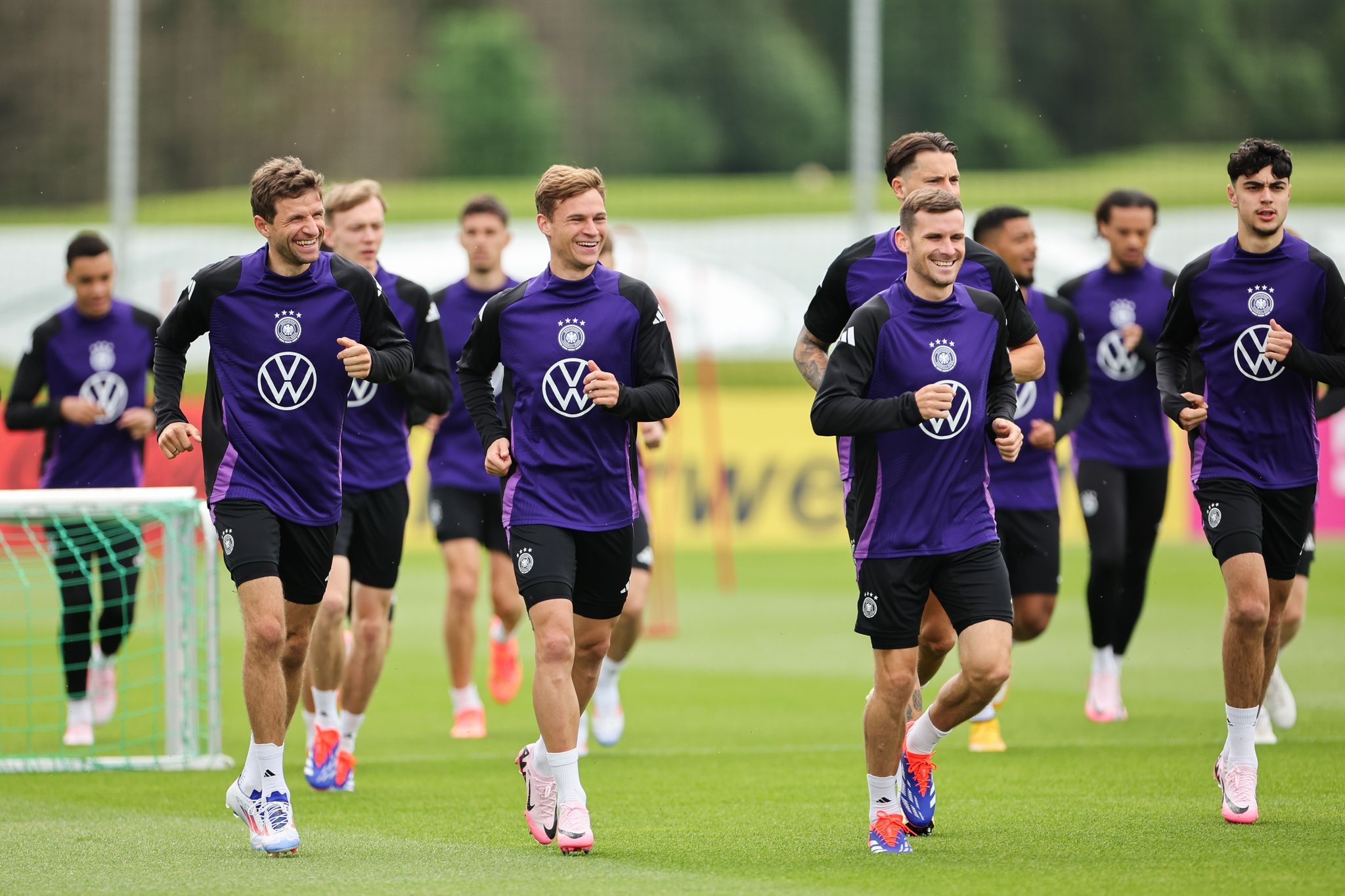 Ohne Klangschalen im Regen: EM-Härte durch SEK-Schulung