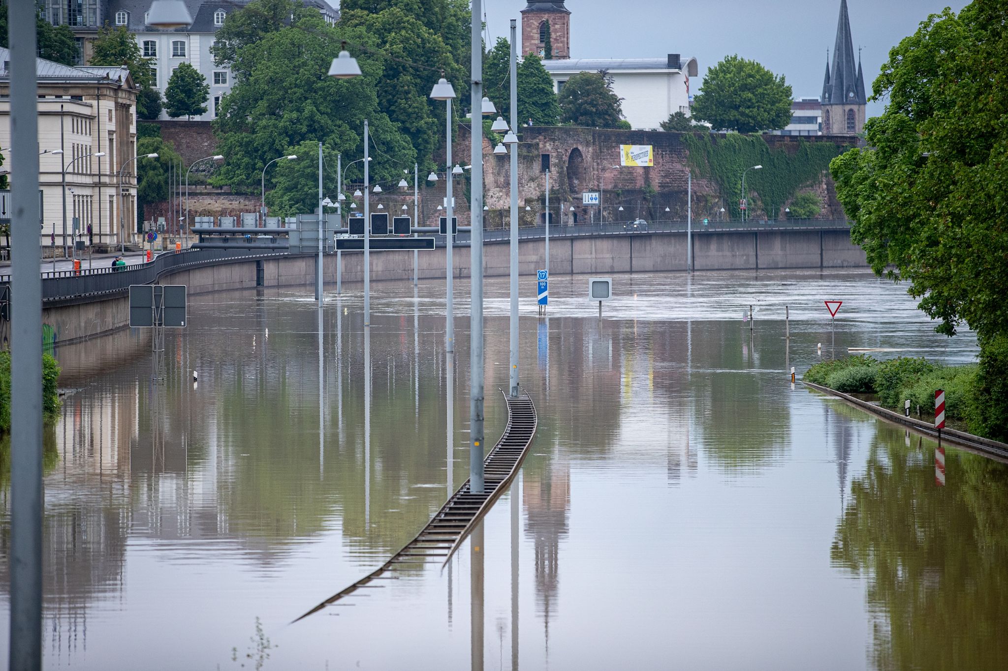 Regen im Südwesten lässt über Pfingsten nach