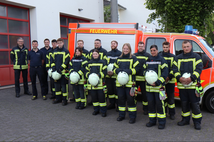 VG Asbach: Neue Feuerwehrleute starten in Grundausbildung