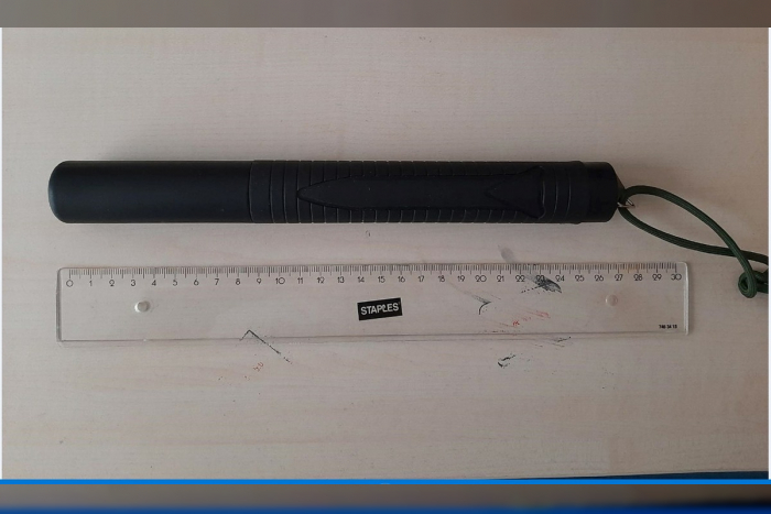 Verbotene Gegenstände am Flughafen gefunden