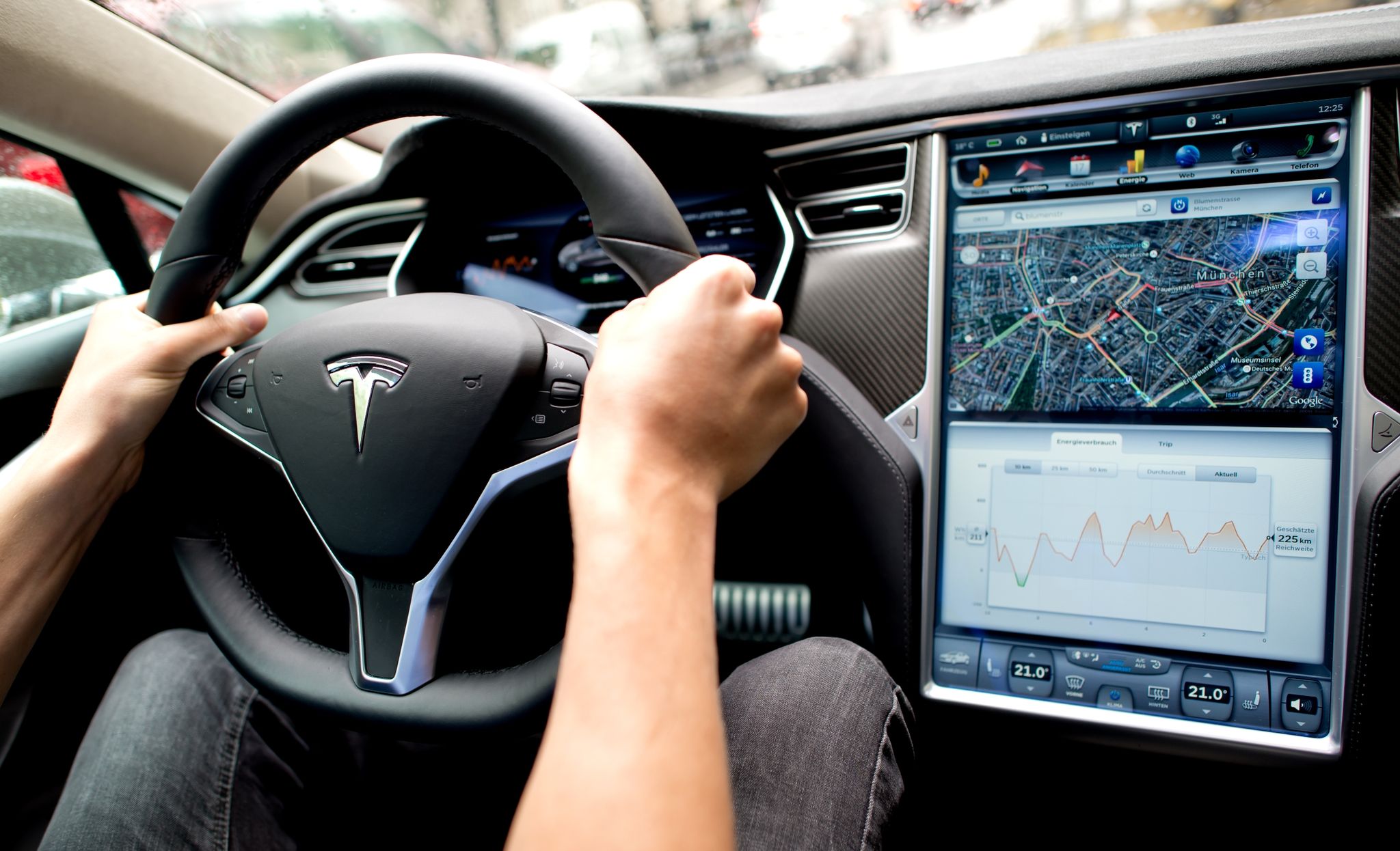 Tesla-Kunde verklagt Unternehmen wegen falscher Versprechen