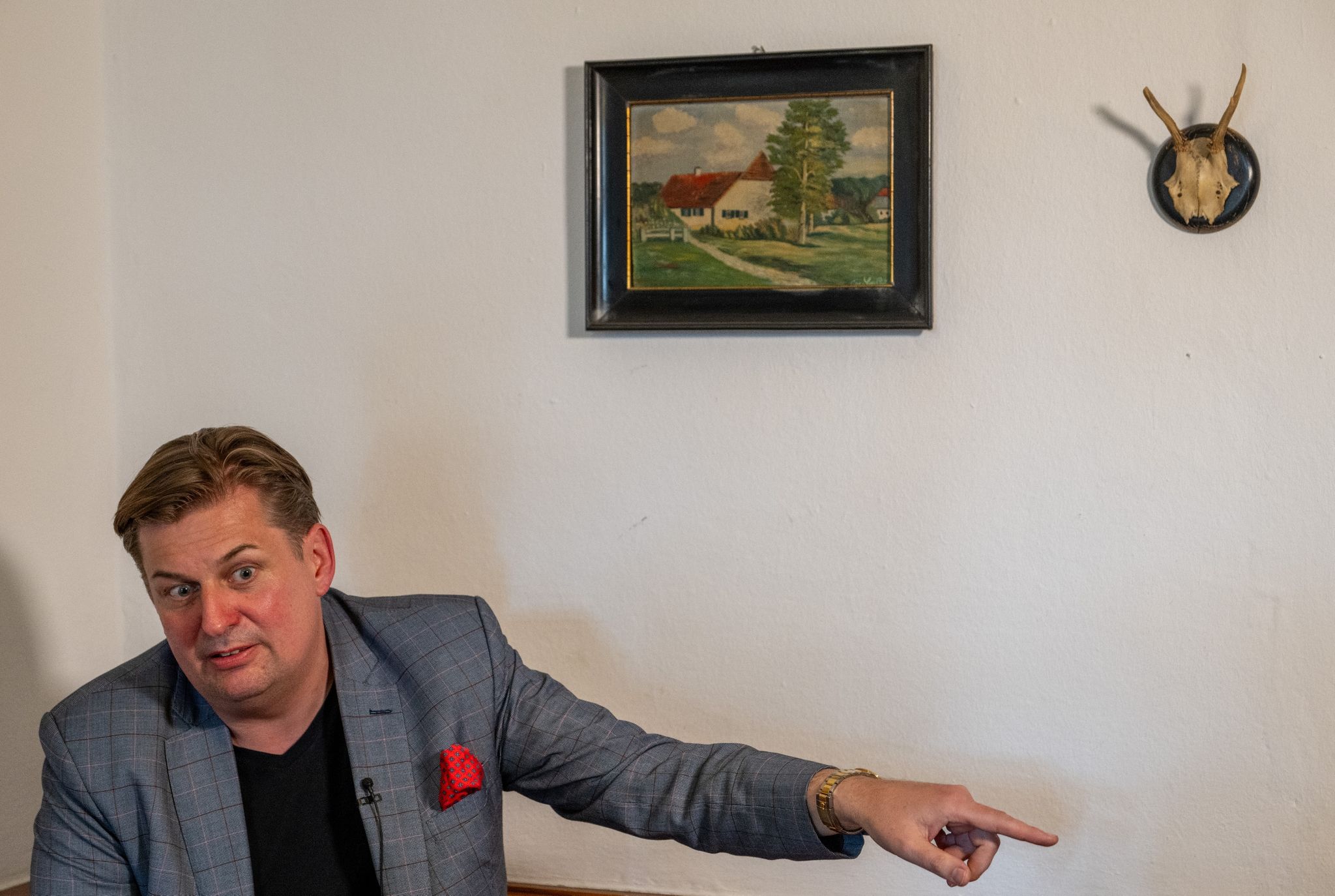 Bericht: AfD-Kandidat Krah zeigt sich doch im Wahlkampf