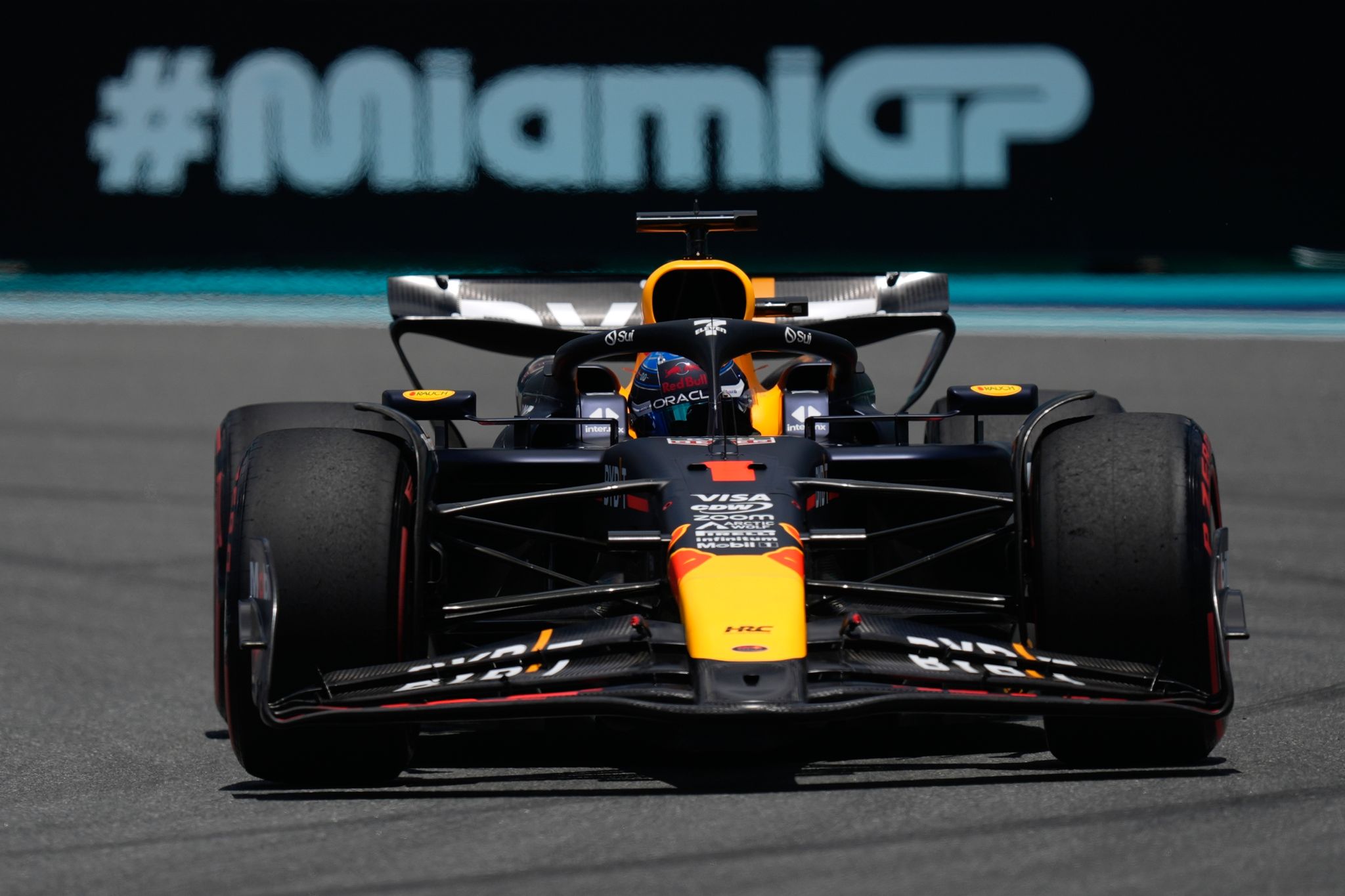 Verstappen erobert Startplatz in Miami, überraschend vor Leclerc und Pérez