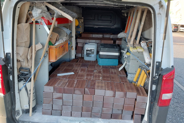 Bimöhlen: Überladener Vito mit gefälschtem Führerschein unterwegs