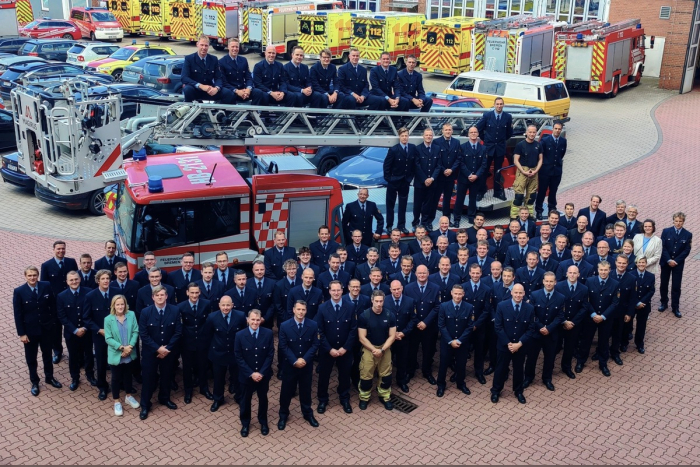Feuerwehr Bremen befördert 98 Beamte