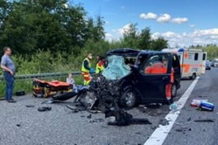 Wildeck: Verkehrsunfall auf Autobahn A 4 mit fünf Verletzten