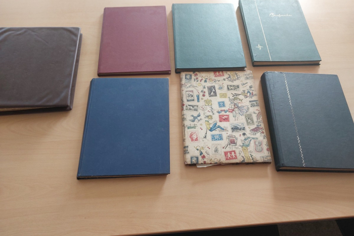 Neumünster: Briefmarkenalben gefunden