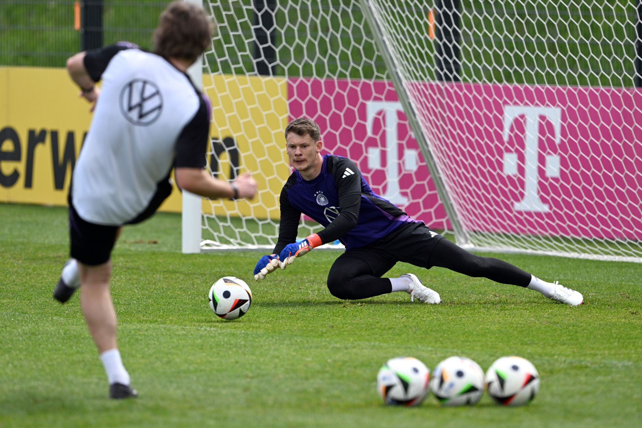 Spekulationen um Torwart Nübel vor EM-Testspiel gegen Griechenland