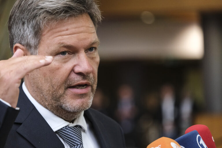 Habecks Milliarden-Schock: 9 Milliarden Euro Für Ökostrom! - Newsflash24