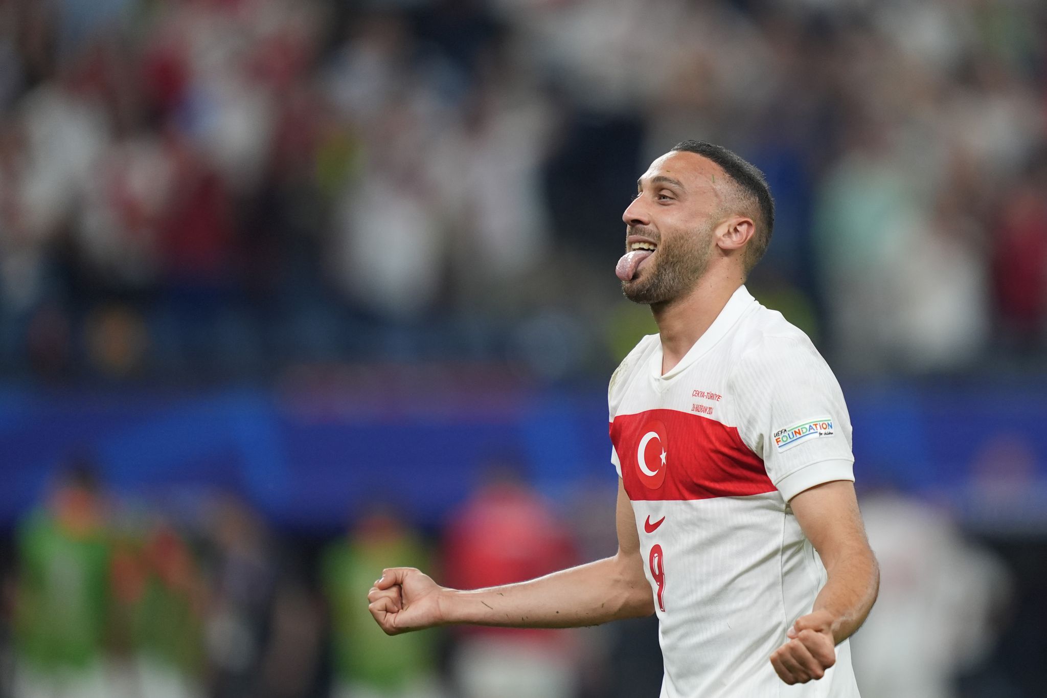 Türkei siegt gegen Tschechien und sichert sich Platz in K.o.-Runde