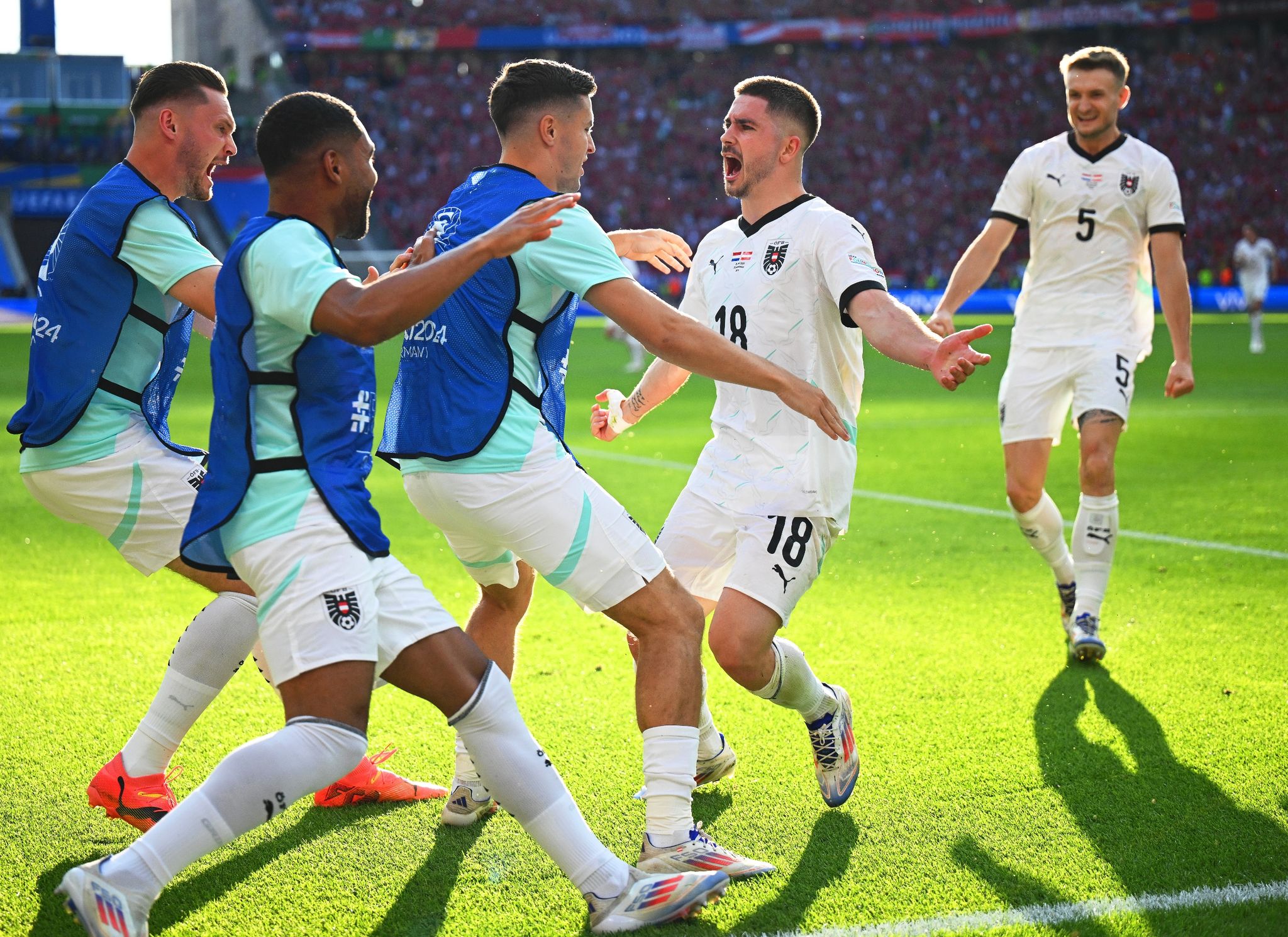 Österreich verdirbt Oranje-Party und feiert Gruppensieg