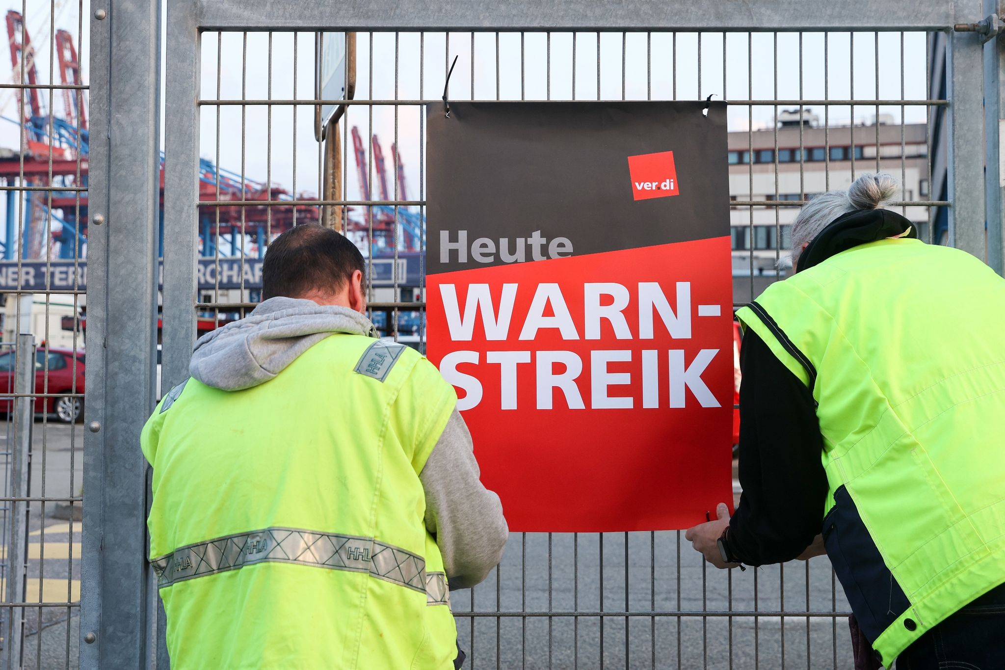 Arbeitskämpfe in Deutschland 2023: Höhere Streikbereitschaft trotz niedriger Ausfalltage