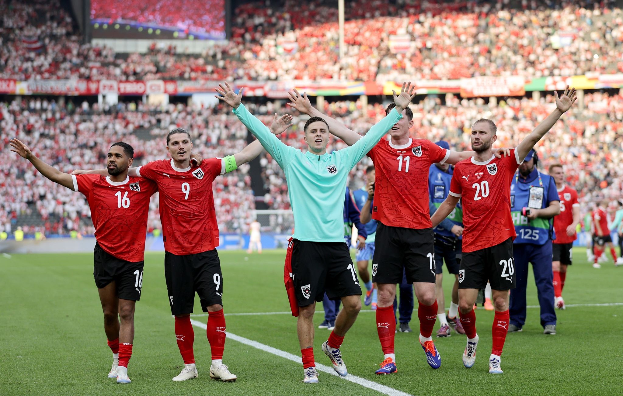 Österreich feiert EM-Sieg gegen Polen und blickt auf Endspiel gegen Holland