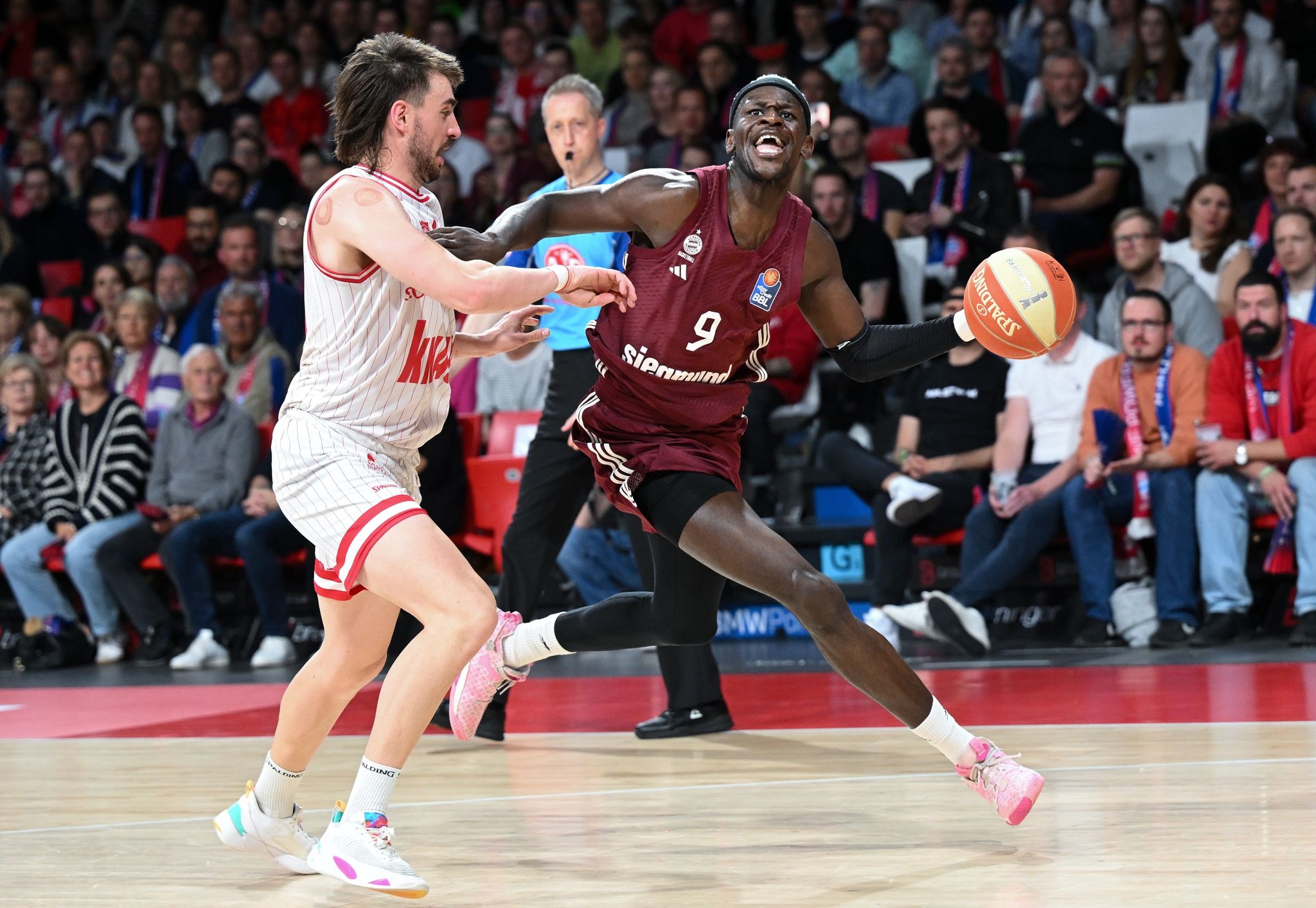 FC Bayern München qualifiziert sich für Playoff-Endspiele