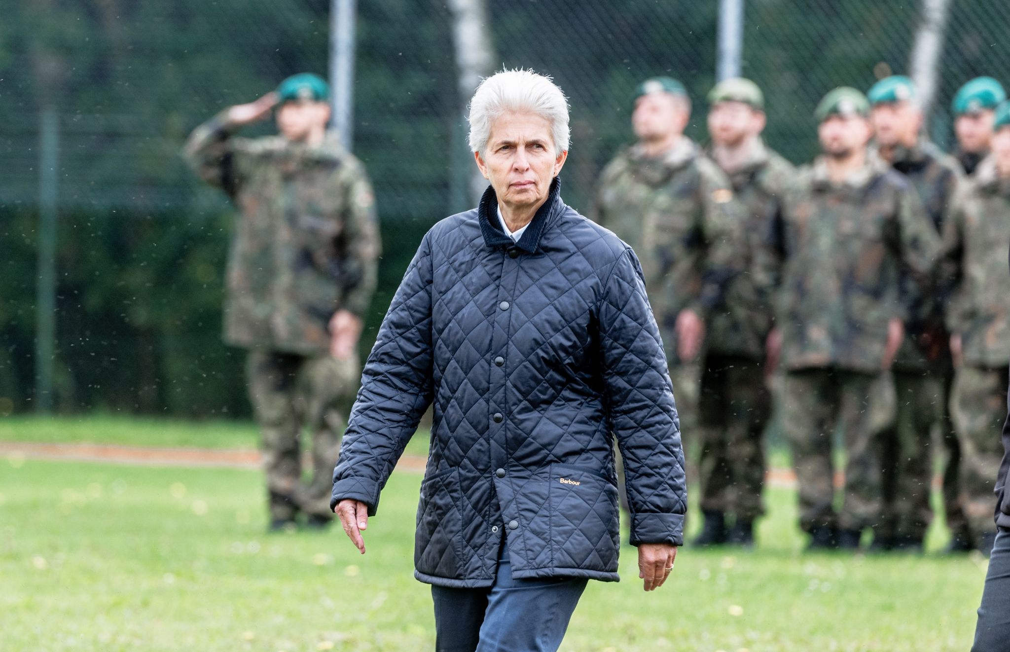 Strack-Zimmermann will 900.000 Reservisten aktivieren