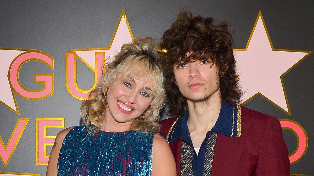 Läuten bald die Hochzeitsglocken für Miley Cyrus? Newsflash24