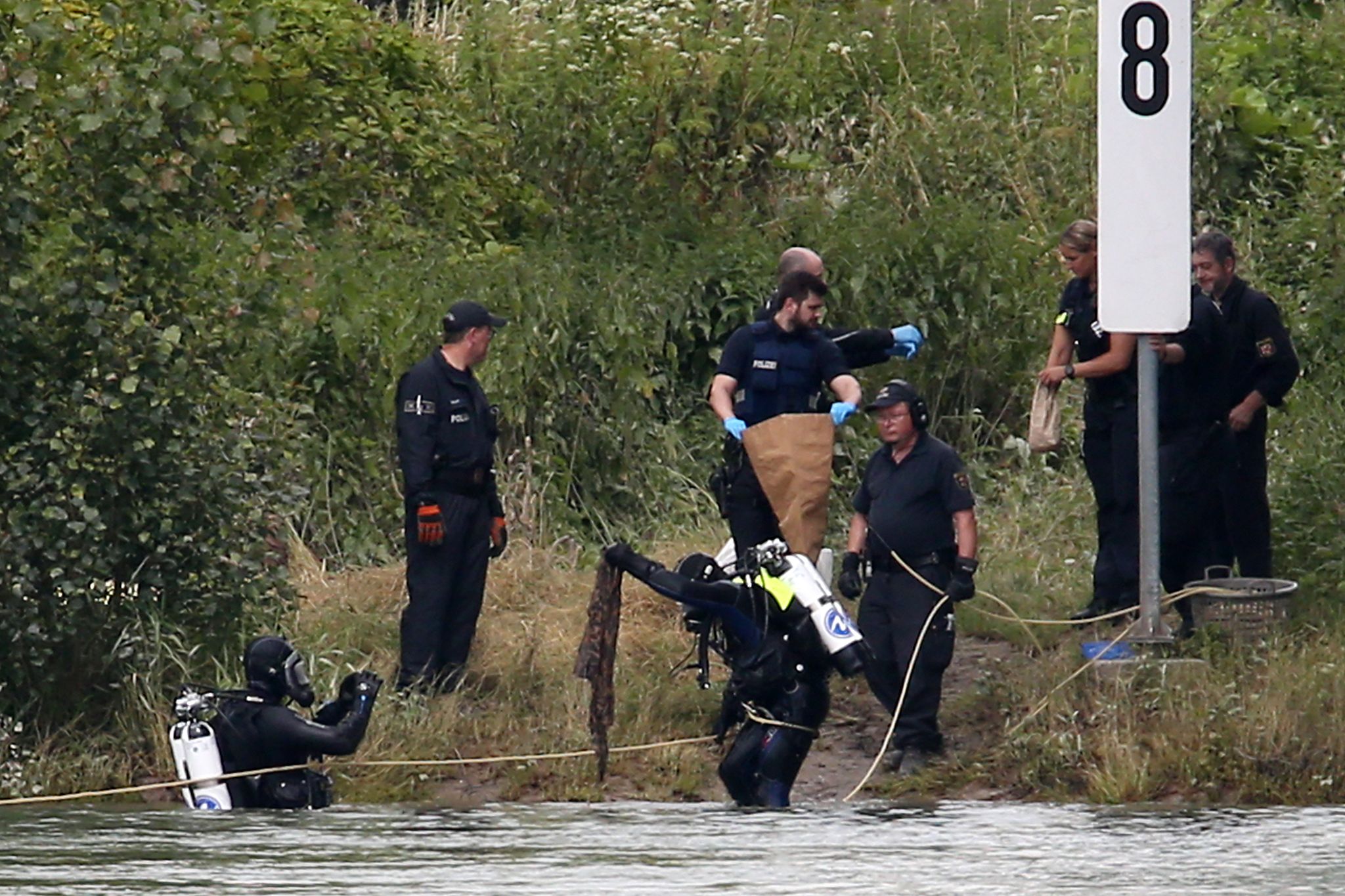 15-Jährige tot am Rheinufer gefunden: Eltern unter Totschlagsverdacht