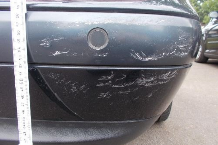 Trappenkamp – Parkender Pkw beschädigt