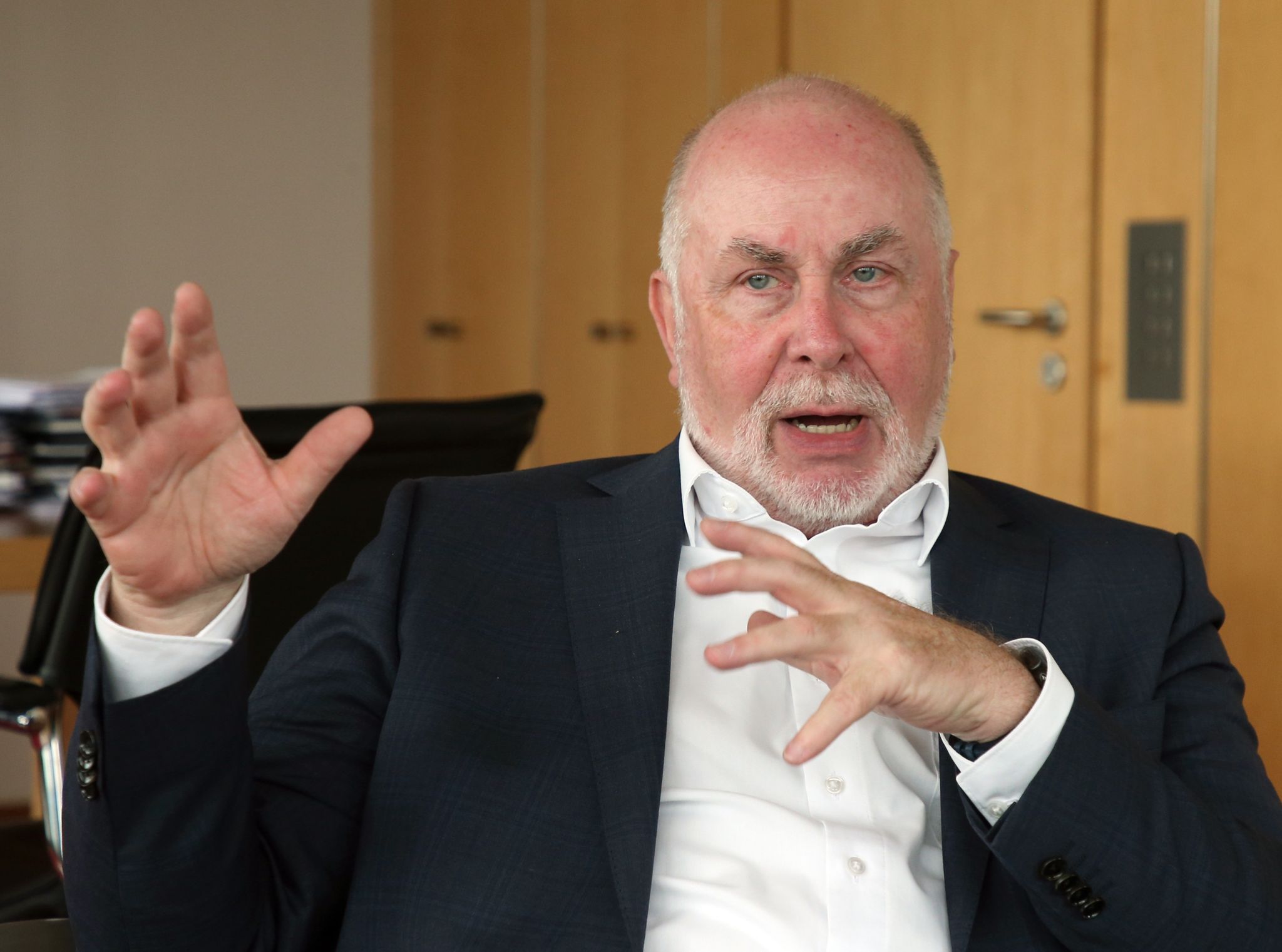 Beamtenbund dbb fordert von Bundesregierung Maßnahmen für Stabilisierung