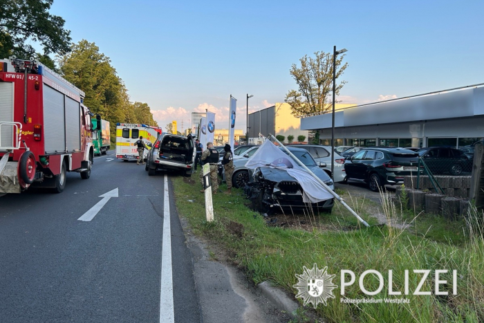 Kaiserslautern: Autofahrer Verursacht Unfall Mit Hohem Sachschaden ...