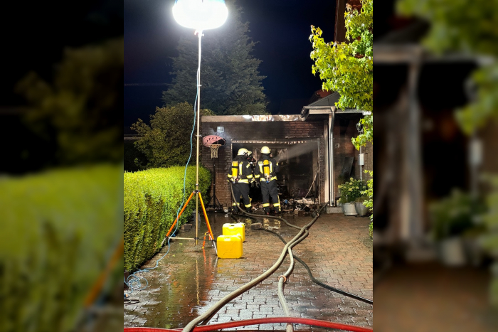 Negernbötel: Garagenbrand in Fahrenkrug