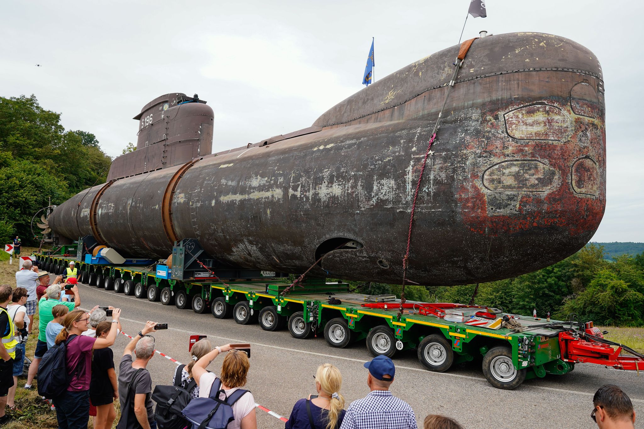 Spektakulärer Transport: U-Boot U17 erreicht sein neues Zuhause