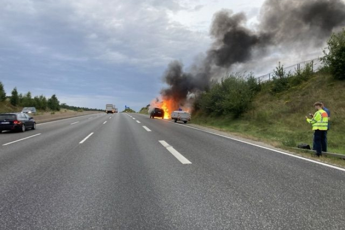 Bad Hersfeld: Brennendes Fahrzeuggespann auf Autobahn 4