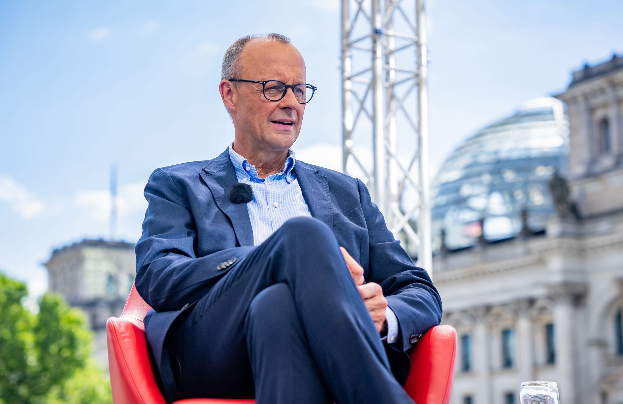 Merz fordert Unterstützung für Ukraine und Lieferung von Kampfflugzeugen