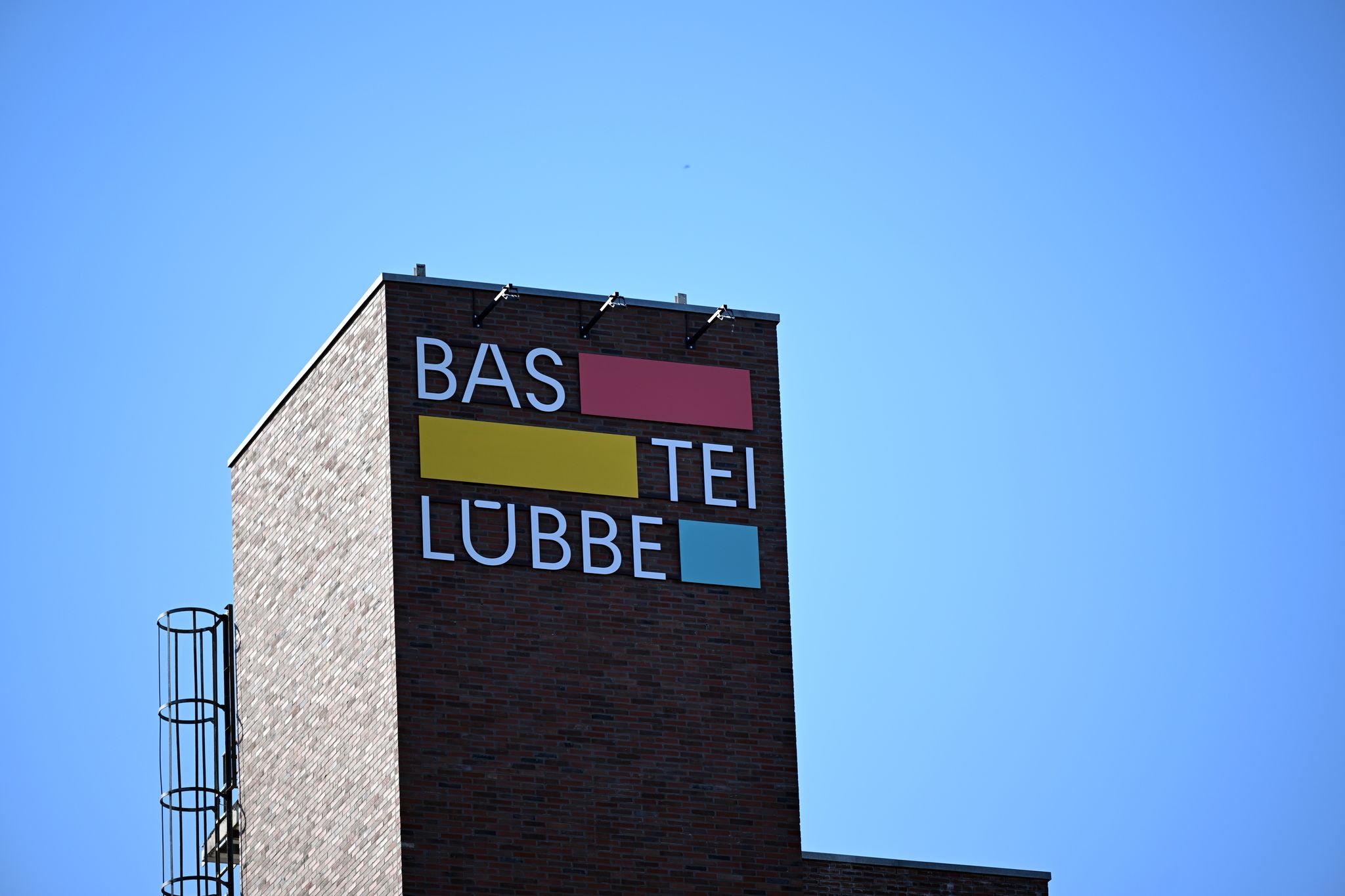 Buchverlag Bastei Lübbe legt kräftig zu