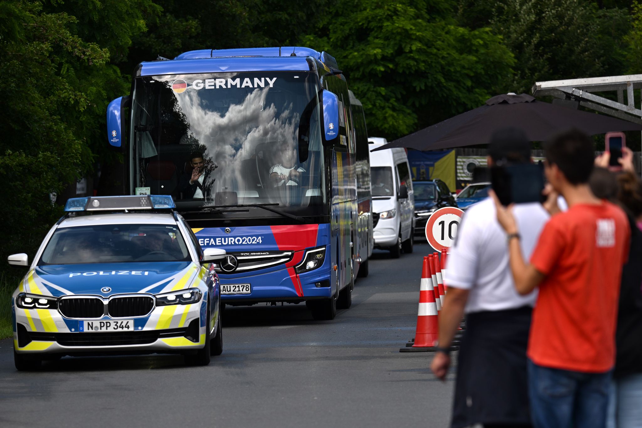 Gestrafftes Tagesprogramm: Der Countdown zum Spanien-Spiel