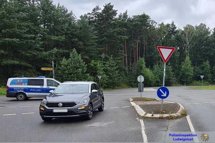 Neustadt-Glewe: Radfahrerin schwer verletzt