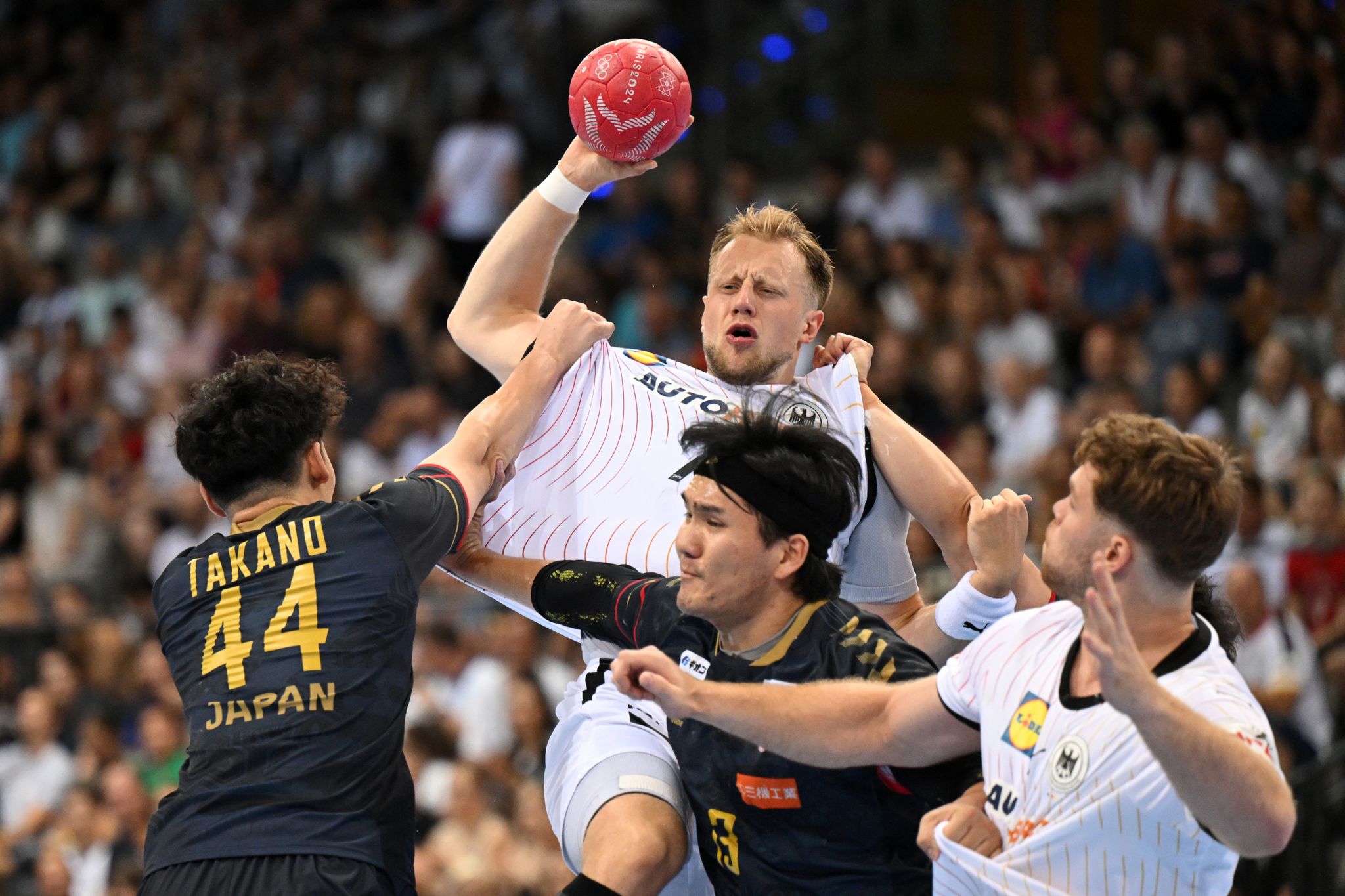 Handball-Teams holen sich Selbstbewusstsein für Olympia