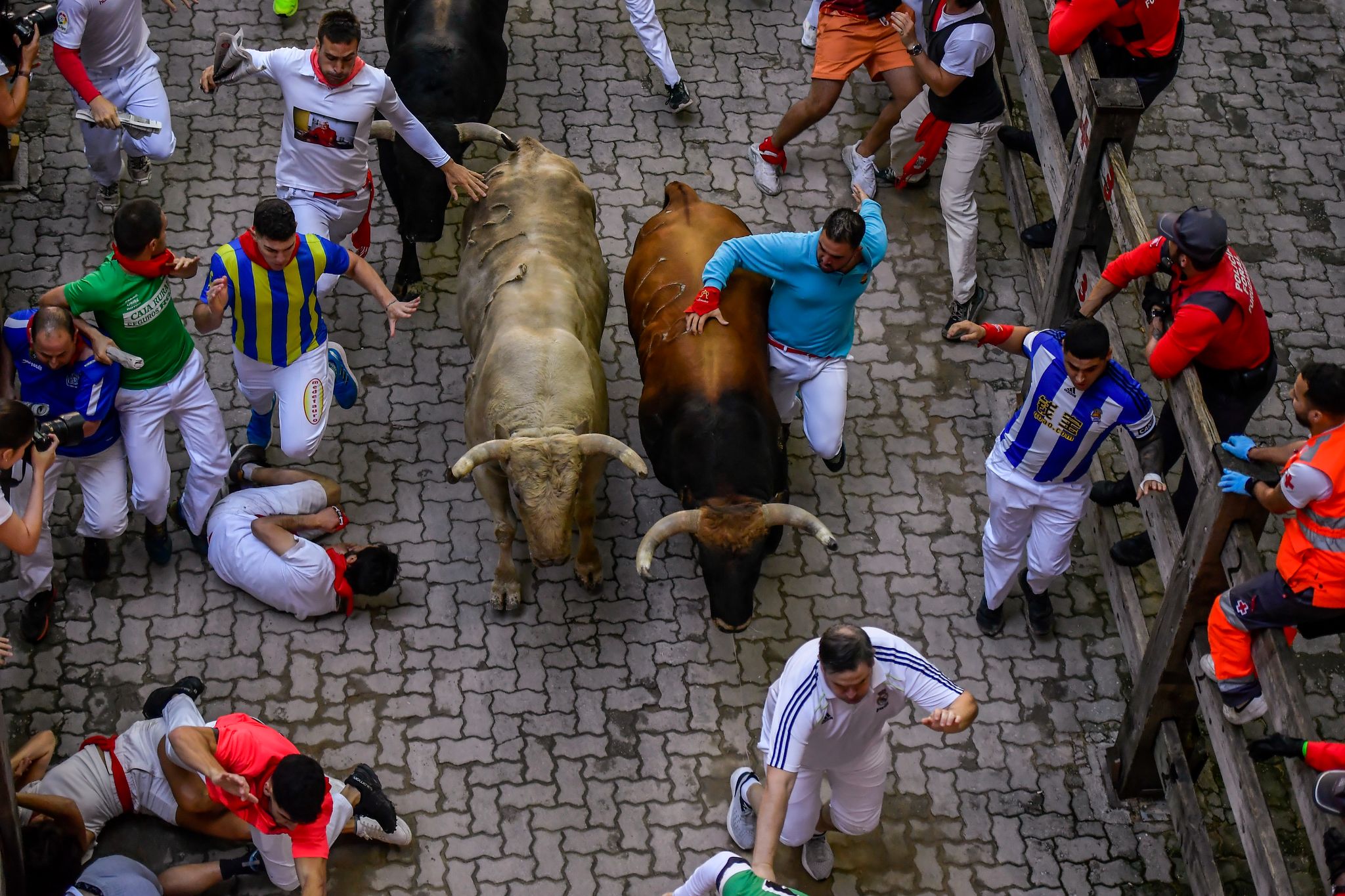 Blutige Stierhatz in Spanien bleibt Touristenmagnet