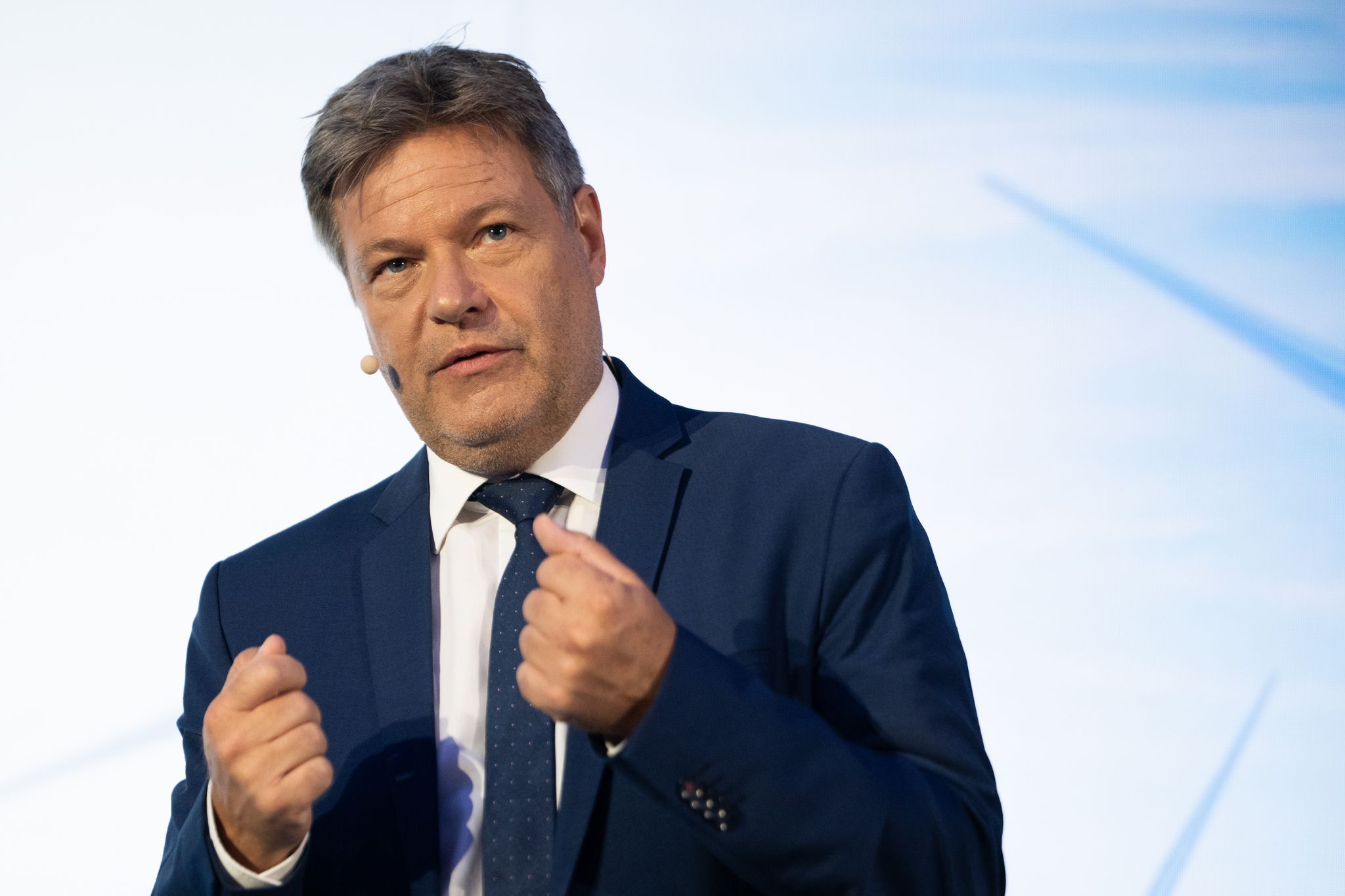 Bund umwirbt private Investoren für Energiewende