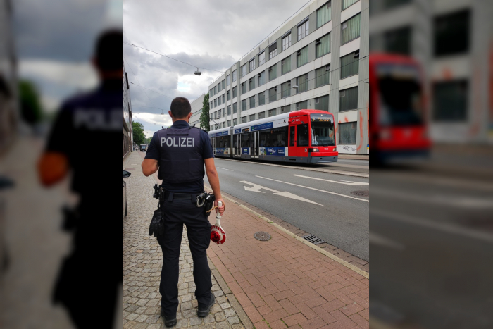 Polizei kontrolliert an Unfallschwerpunkt