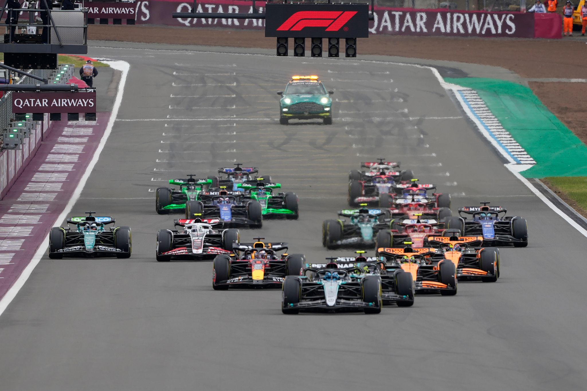 Hamiltons Jubel-Rückkehr: Sieg in Silverstone nach 945 Tagen