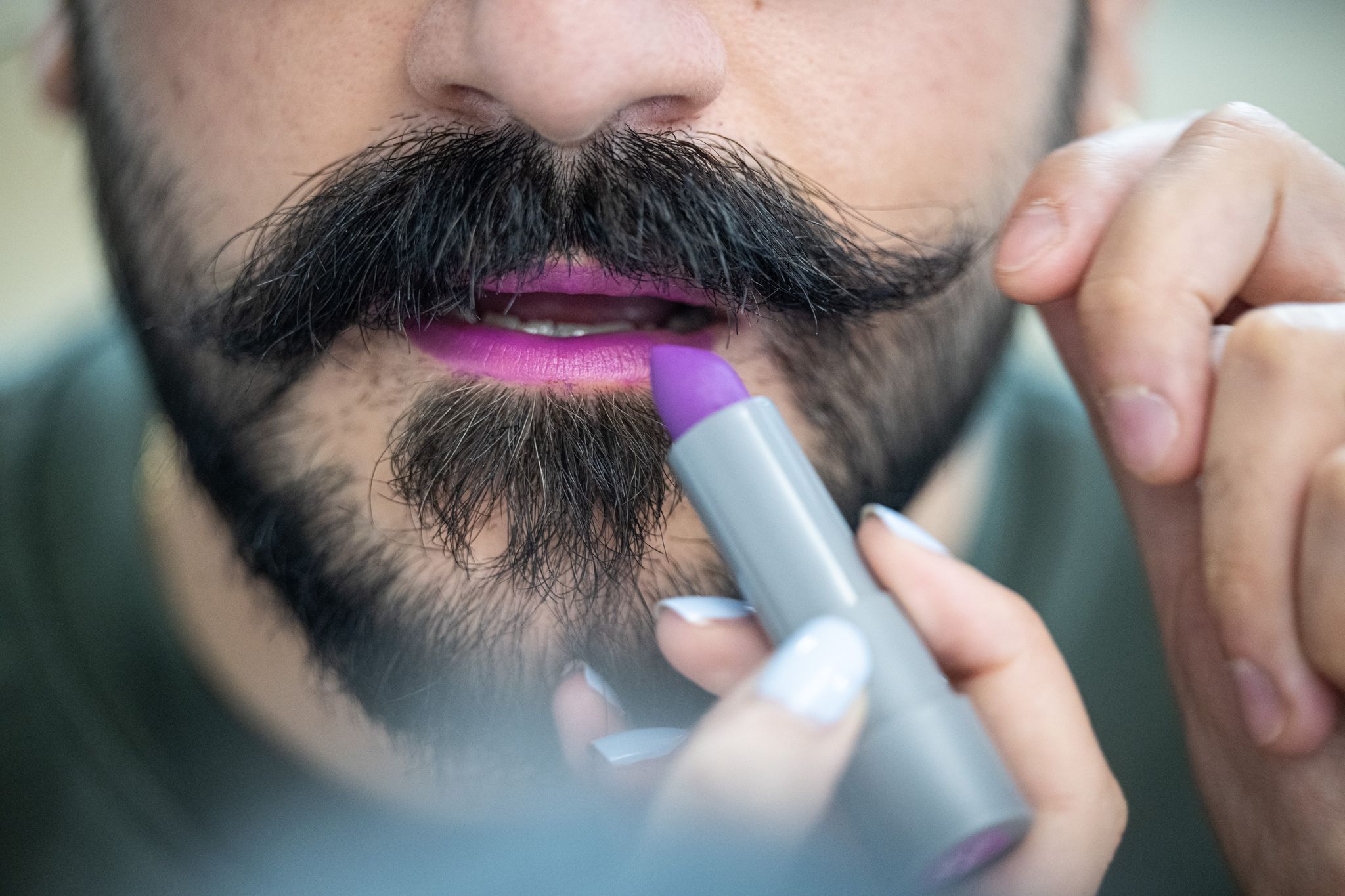 Visagist rät: Männer sollten mehr Lippenstift tragen