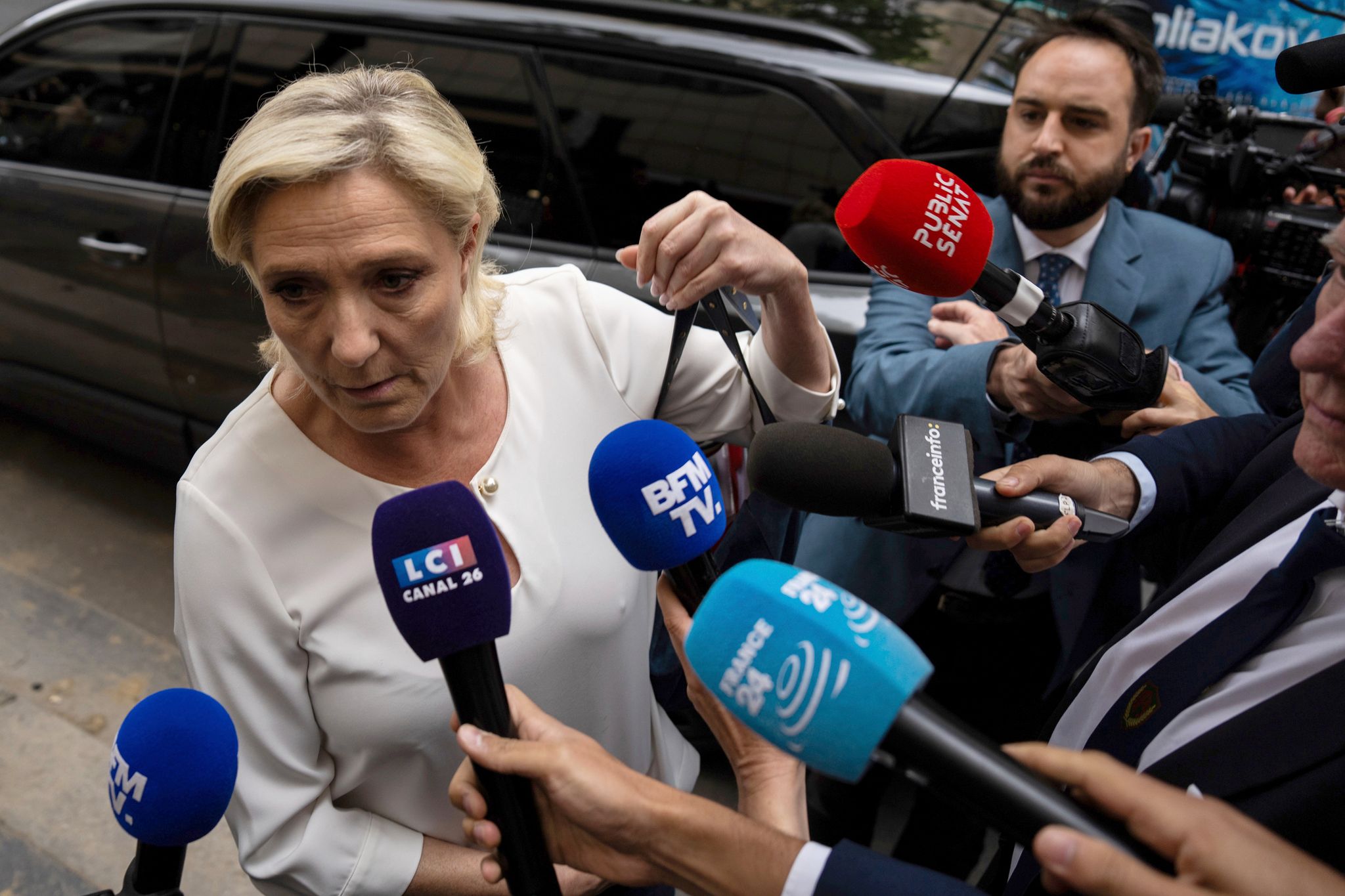 Le Pen: Rechte Regierungsmannschaft steht schon bereit