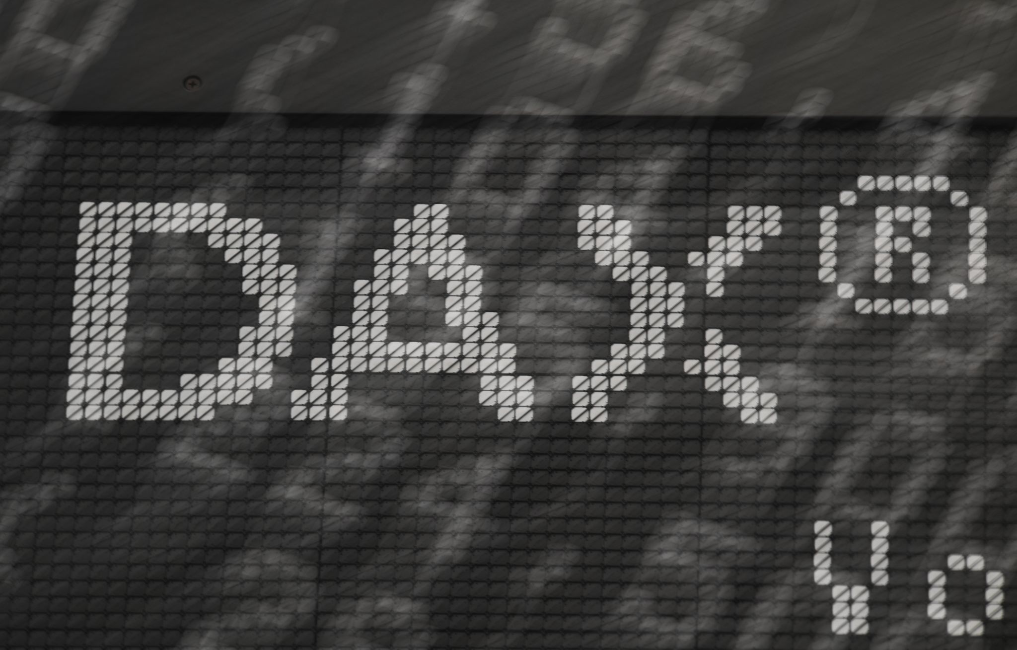 Starker Wochenstart beim Dax nach Frankreich-Wahl