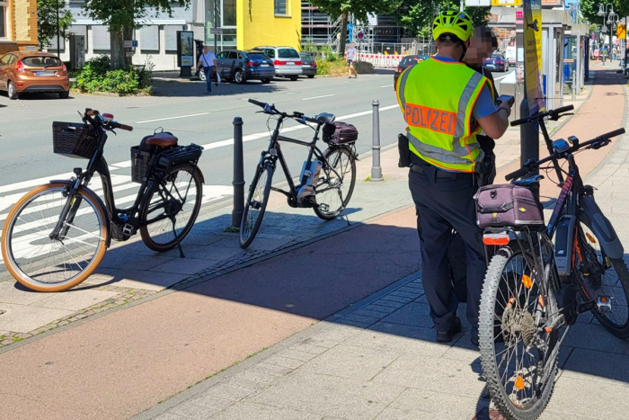 Polizei kontrolliert Radfahrer in Wetzlar