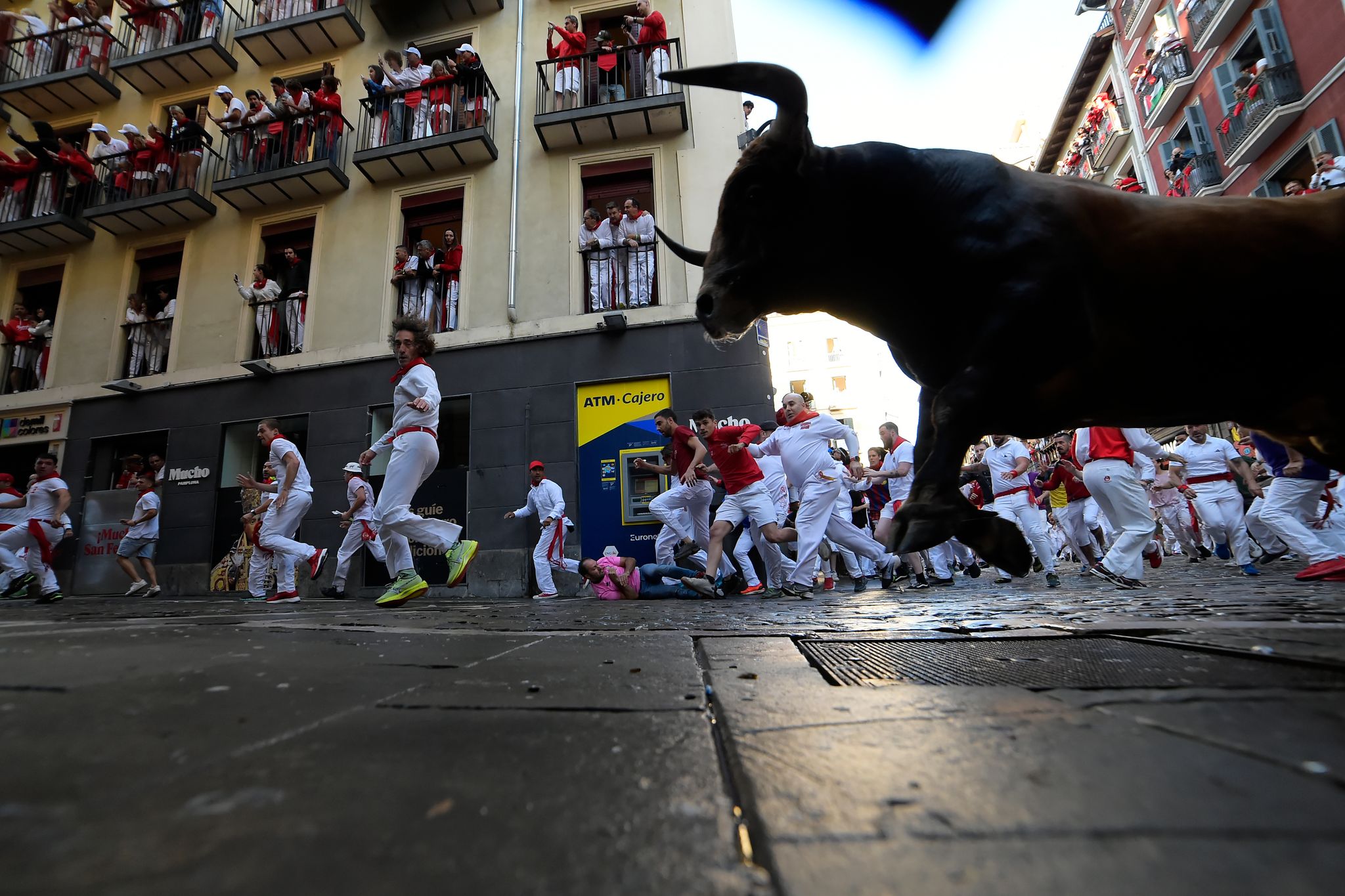 Brummschädel und Prellungen bei Stierhatz in Pamplona