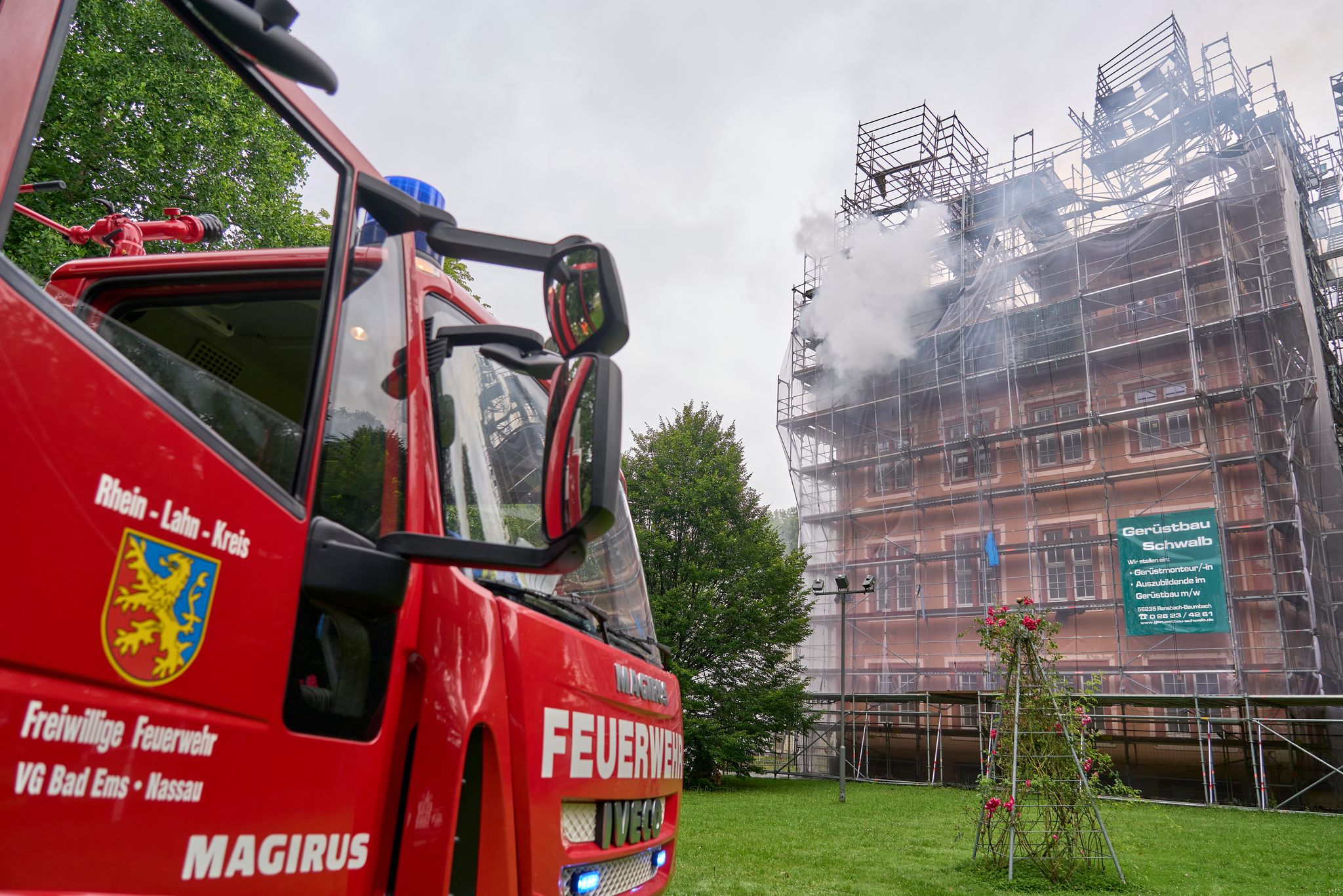 Historisches Gebäude «Haus Vier Türme» brennt in Bad Ems