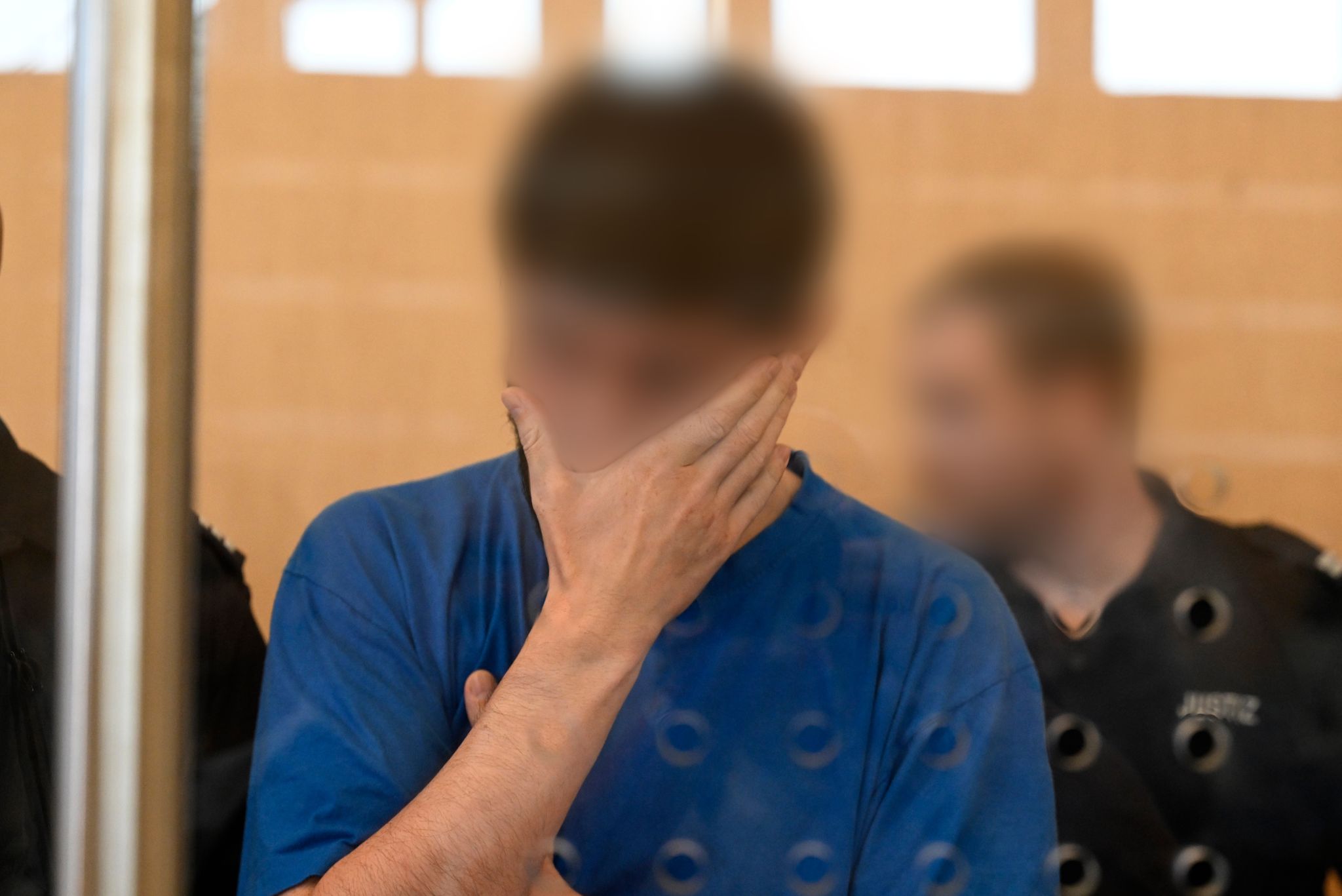 IS-Terrorpläne: Schweigen und Bestreiten vor Gericht