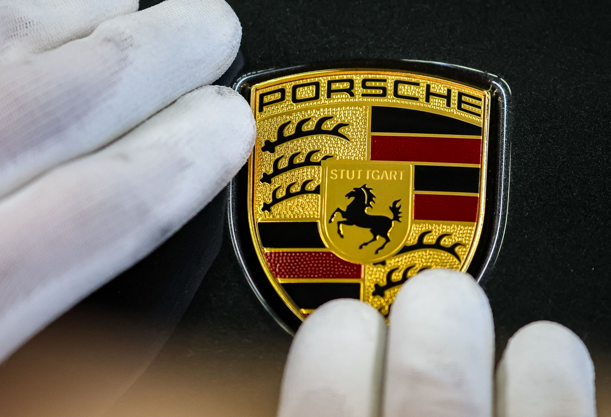 Porsche AG verbessert sich im zweiten Quartal