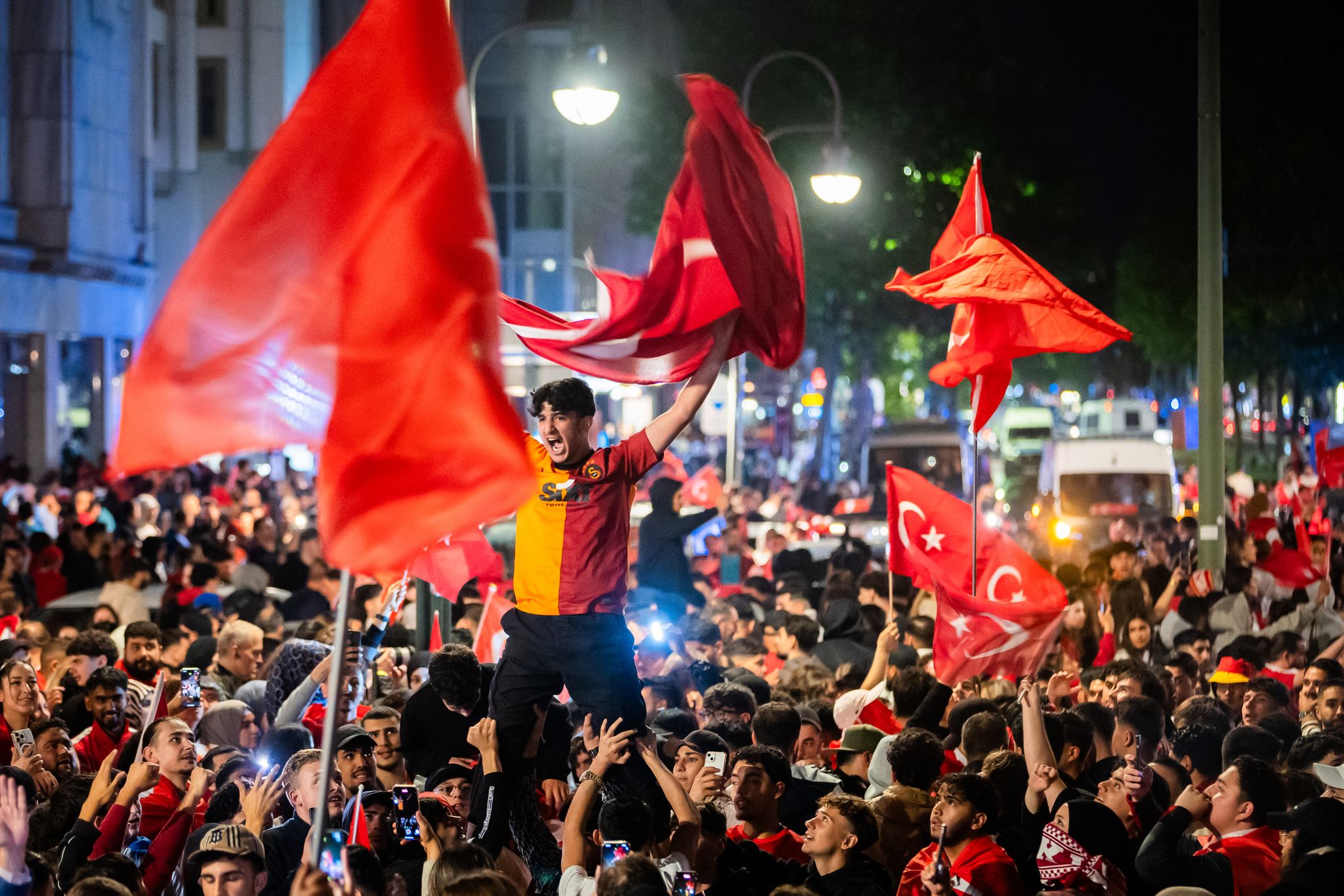 EM-Viertelfinale in Berlin als türkisches Fußballfest