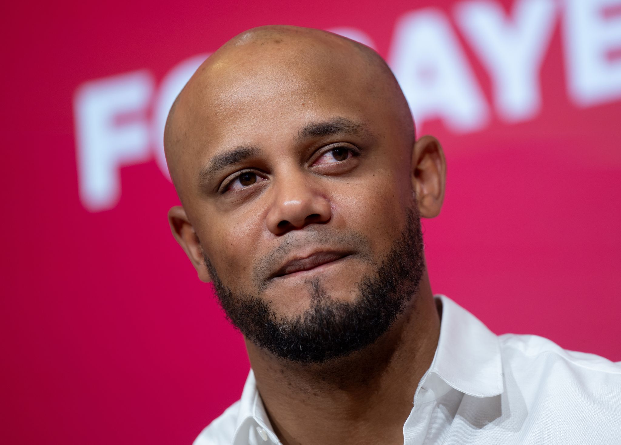 Neuer Trainer Vincent Kompany leitet erste Trainingseinheit beim FC Bayern